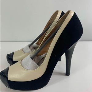 Brand New Women’s Black & Beige Heels